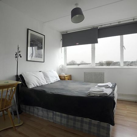 Double Room In Private Apartment London Exteriör bild
